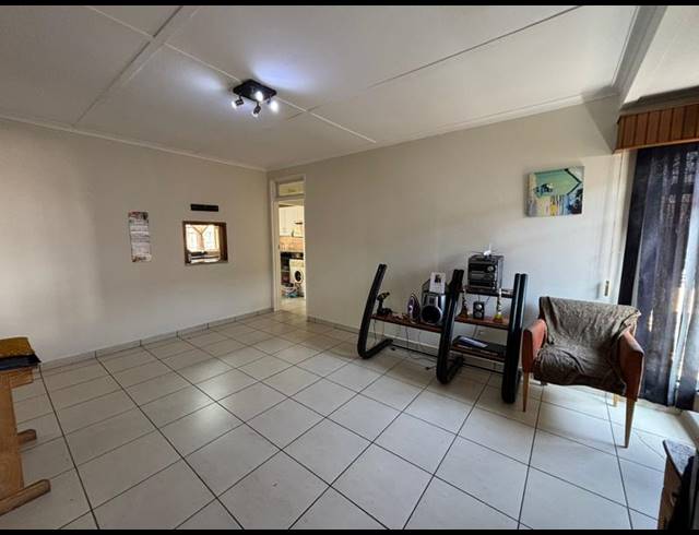 4 BEDROOM HOUSE FOR SALE IN SOPHIATOWN